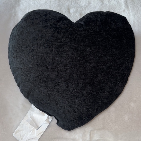Halloween sequin skeleton heart pillow - Picture 5 of 7